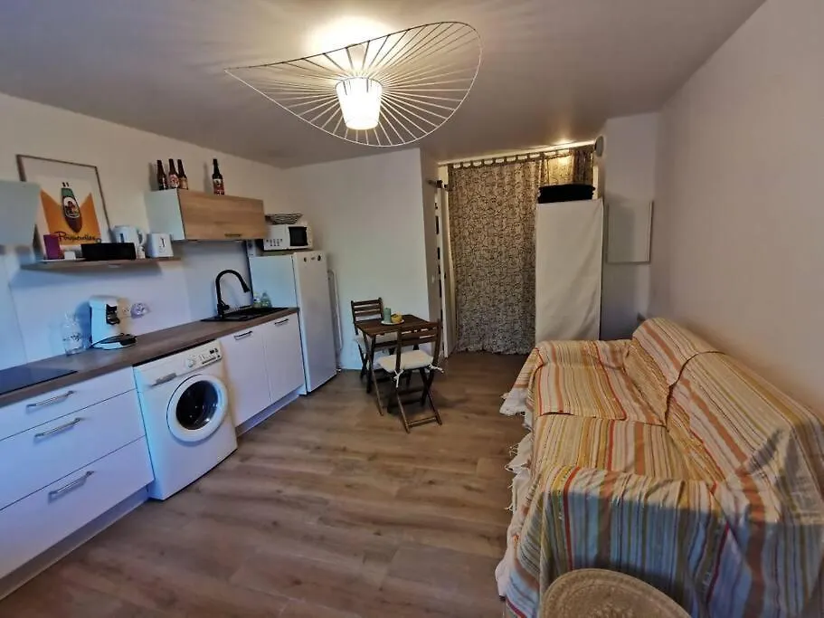 Charmant Studio Neuf A 150M De La Mer Hyeres 0*,  France