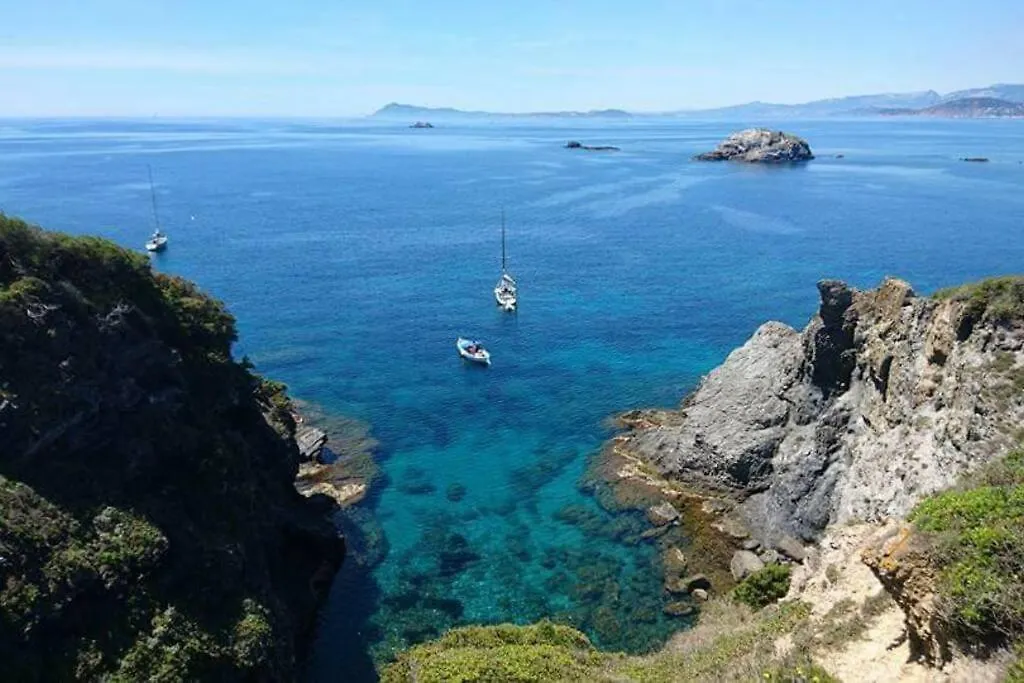 Charmant Studio Neuf A 150M De La Mer Hyeres France